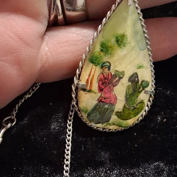 Vintage Hand-Painted Persian Teardrop Pendant. Silver Twist Frame. 18 In Long - Picture 3 of 7